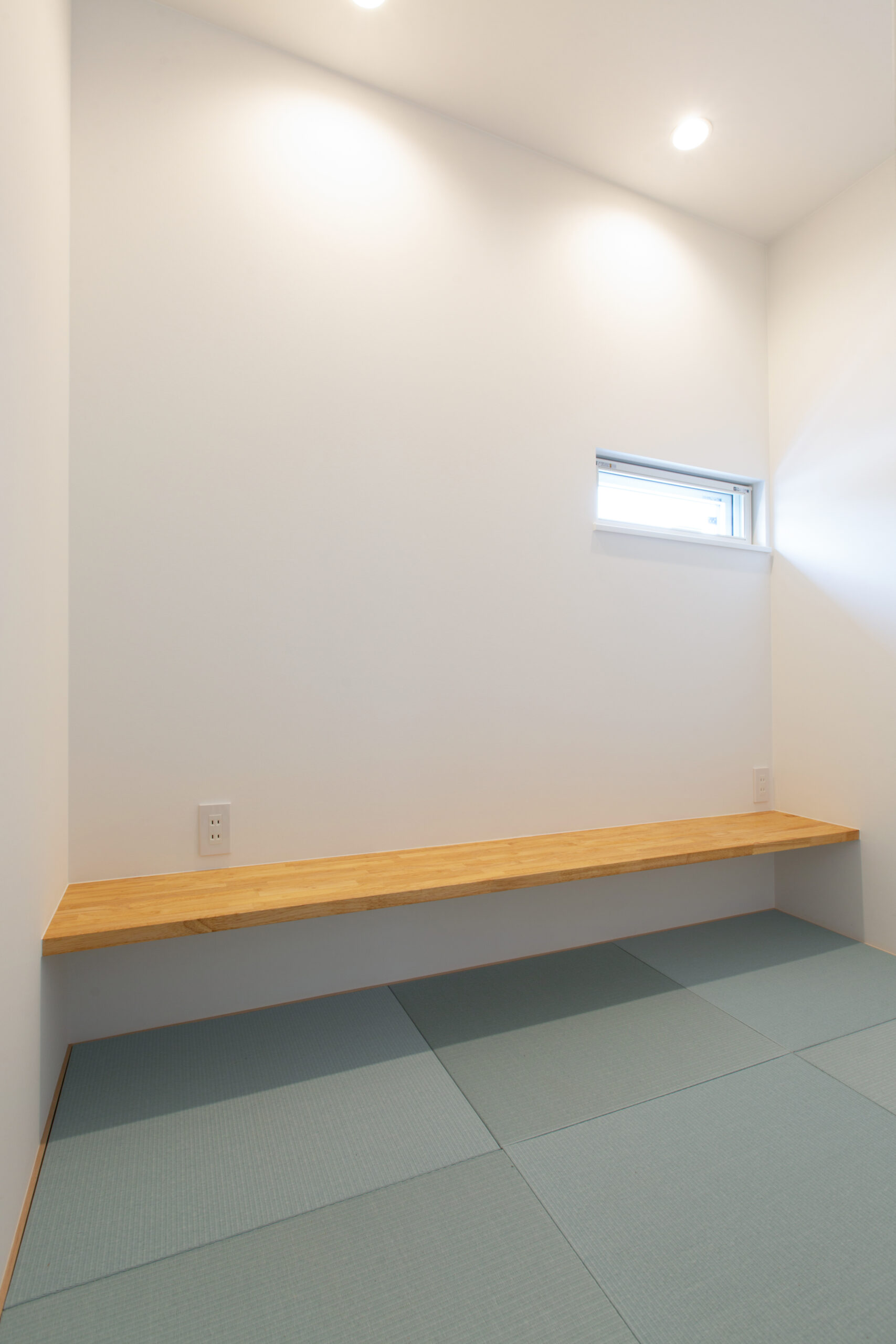 子供がのびのびと走り回れる開放的な間取りと明るい室内空間が特徴の住まい（施工例）