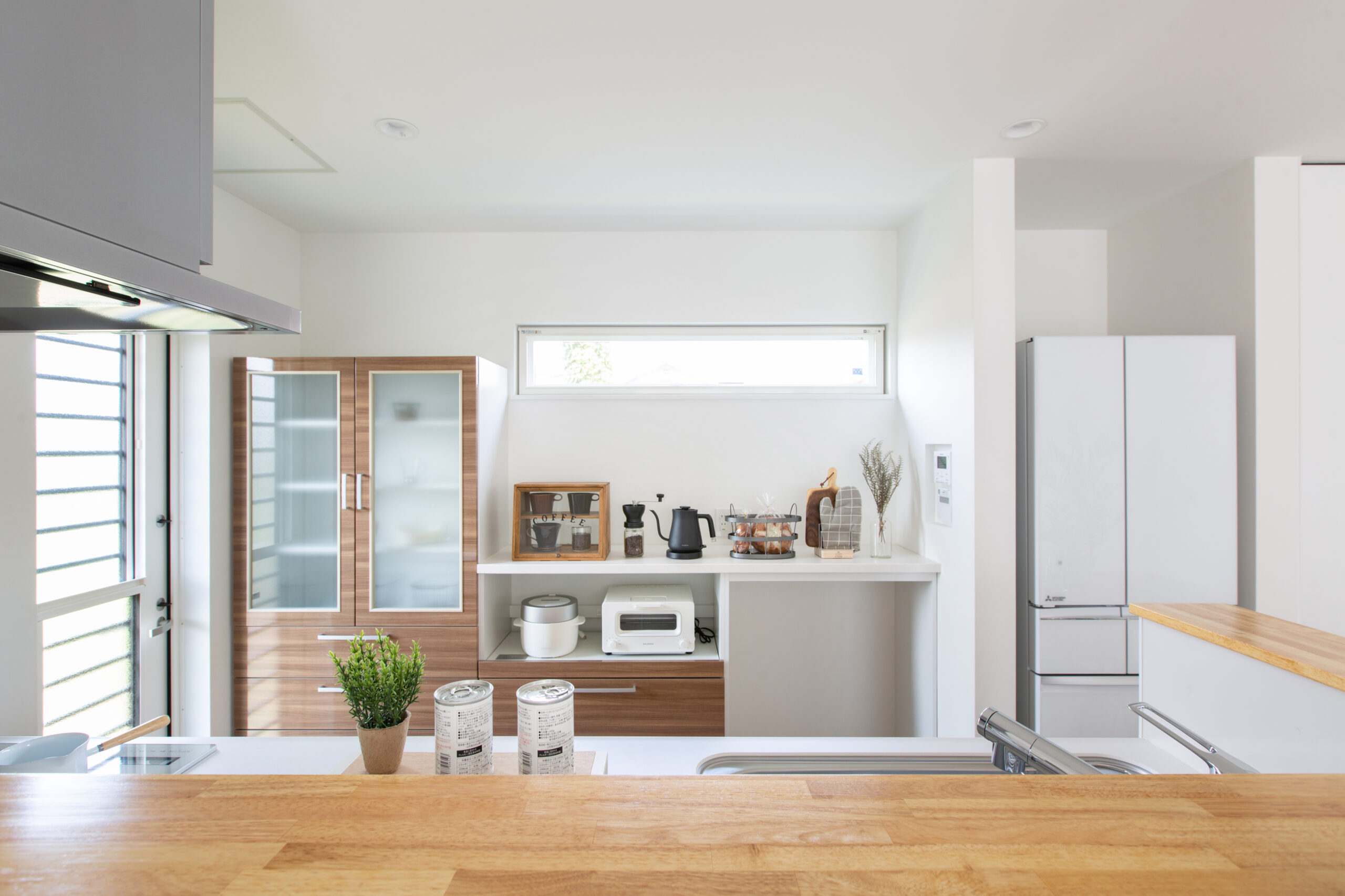 子供がのびのびと走り回れる開放的な間取りと明るい室内空間が特徴の住まい（施工例）