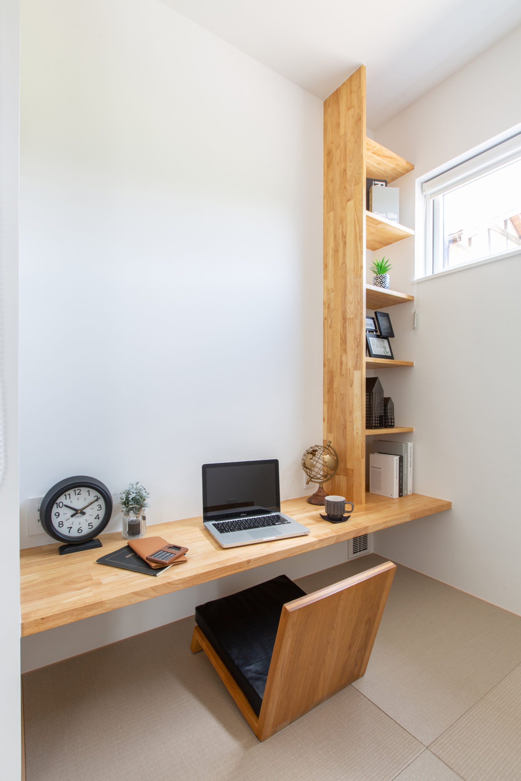 子供がのびのびと走り回れる開放的な間取りと明るい室内空間が特徴の住まい（施工例）