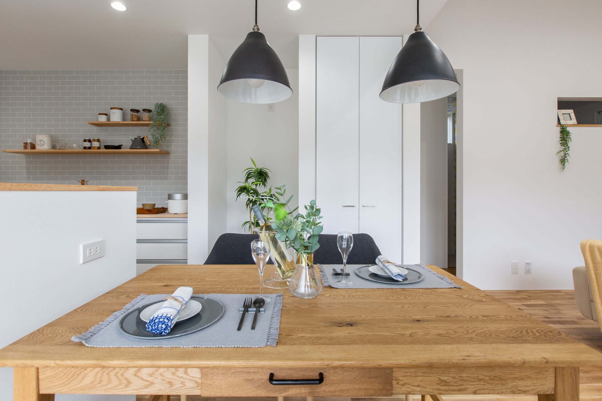 岐阜市 高性能住宅 【ワンちゃんと暮らすL字型の家】 ナチュラルデザインのダイニング