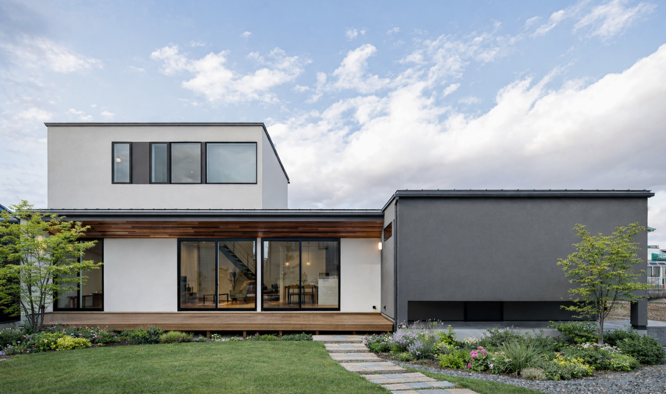 岐阜県各務原市の「塗り壁と木の温もりを感じられる家」外観写真