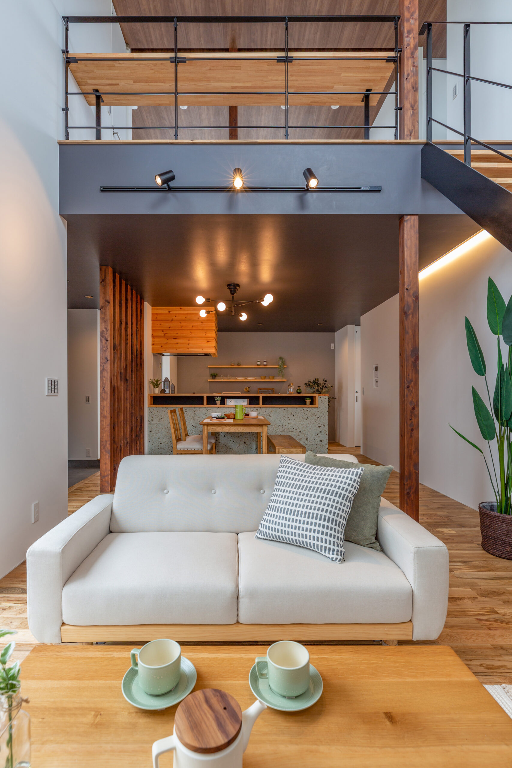 岐阜市 高性能住宅 【視線を遮る中庭の家】 木を活かしたナチュラルリビング