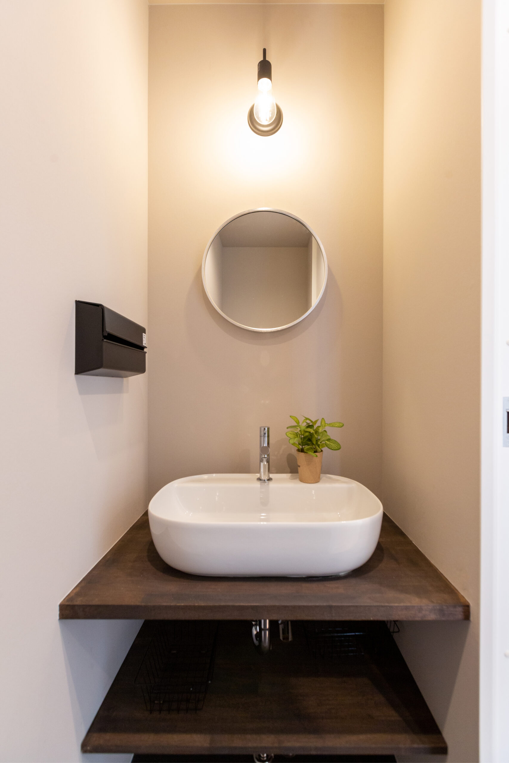 暮らしの変化に対応できる可変性のある住まい。収納・動線・空間レイアウトを柔軟に使える開放的な室内。