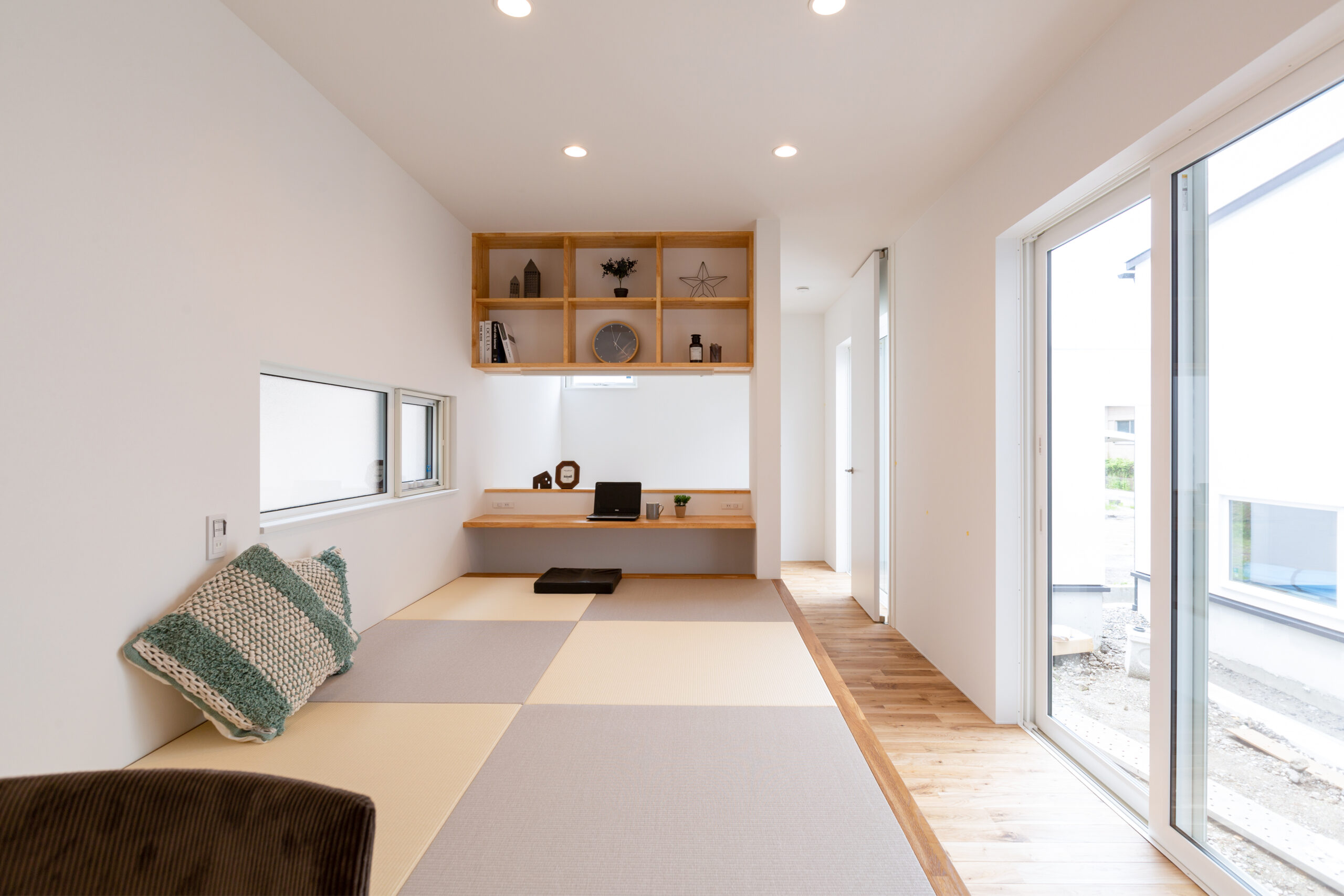 暮らしの変化に対応できる可変性のある住まい。収納・動線・空間レイアウトを柔軟に使える開放的な室内。