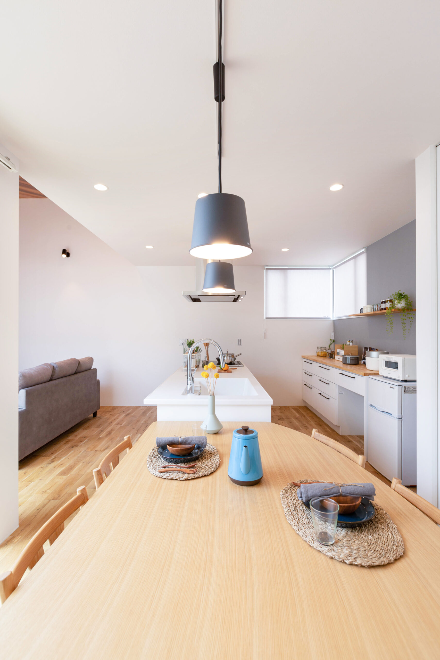 岐阜市 高性能住宅 【中庭のあるロの字の平屋】 ナチュラルデザインのダイニング