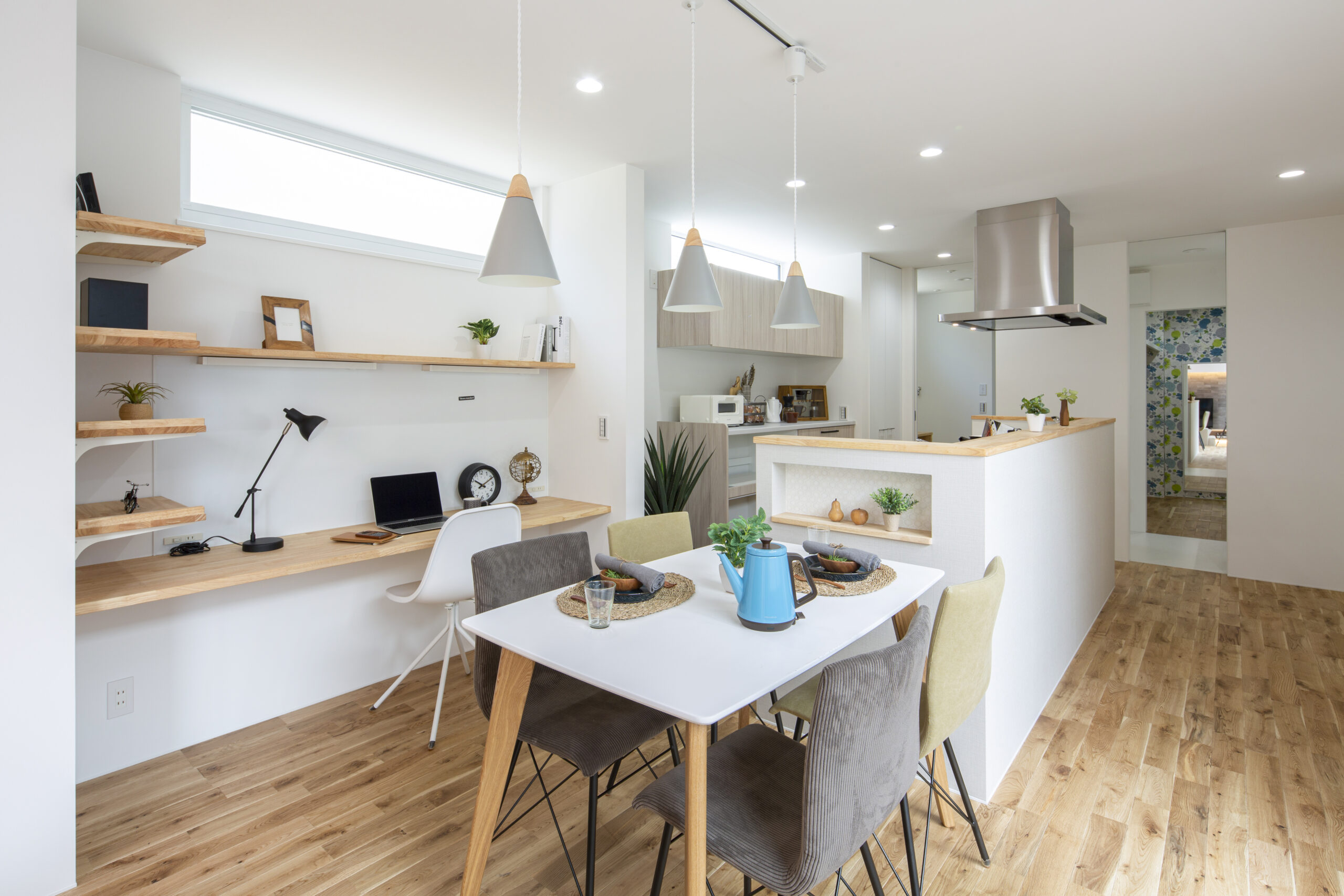 岐阜市 高性能住宅 【美術館をイメージしたコの字の平屋】 ナチュラルデザインのダイニング