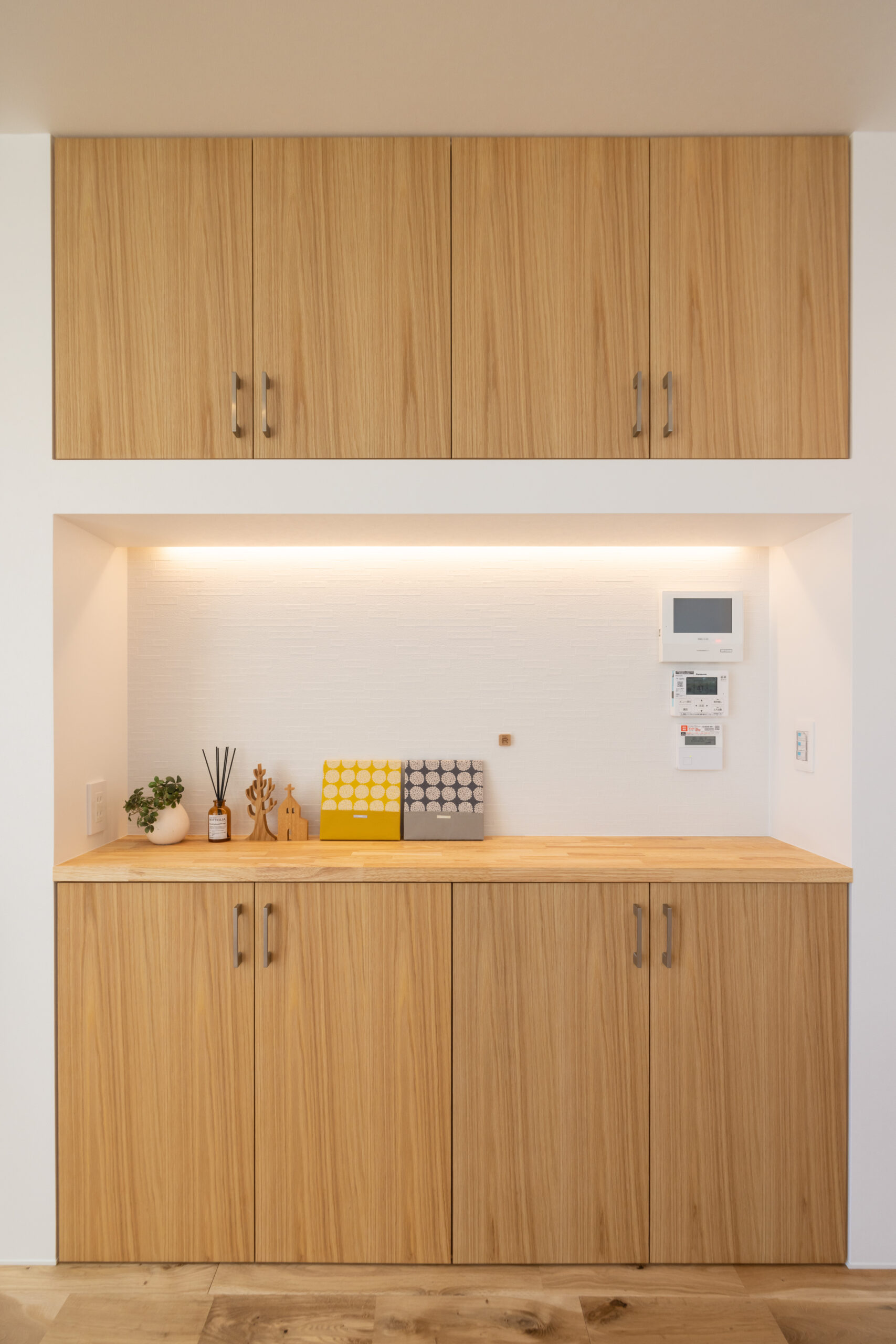 岐阜市 高性能住宅 【二の字型キッチンを中心にした白い家】 使いやすい収納スペース