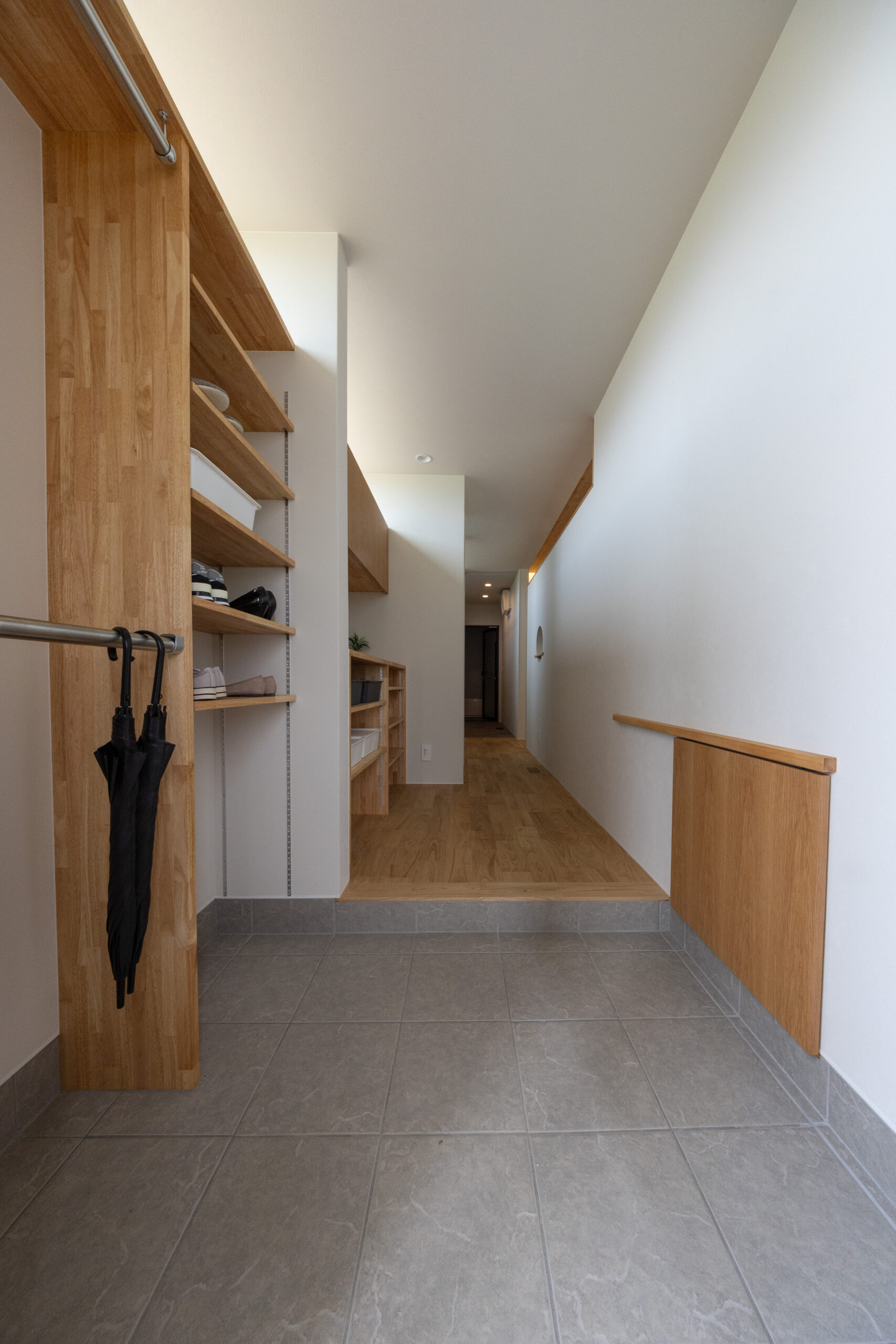 庭を楽しむL字型の家の施工写真