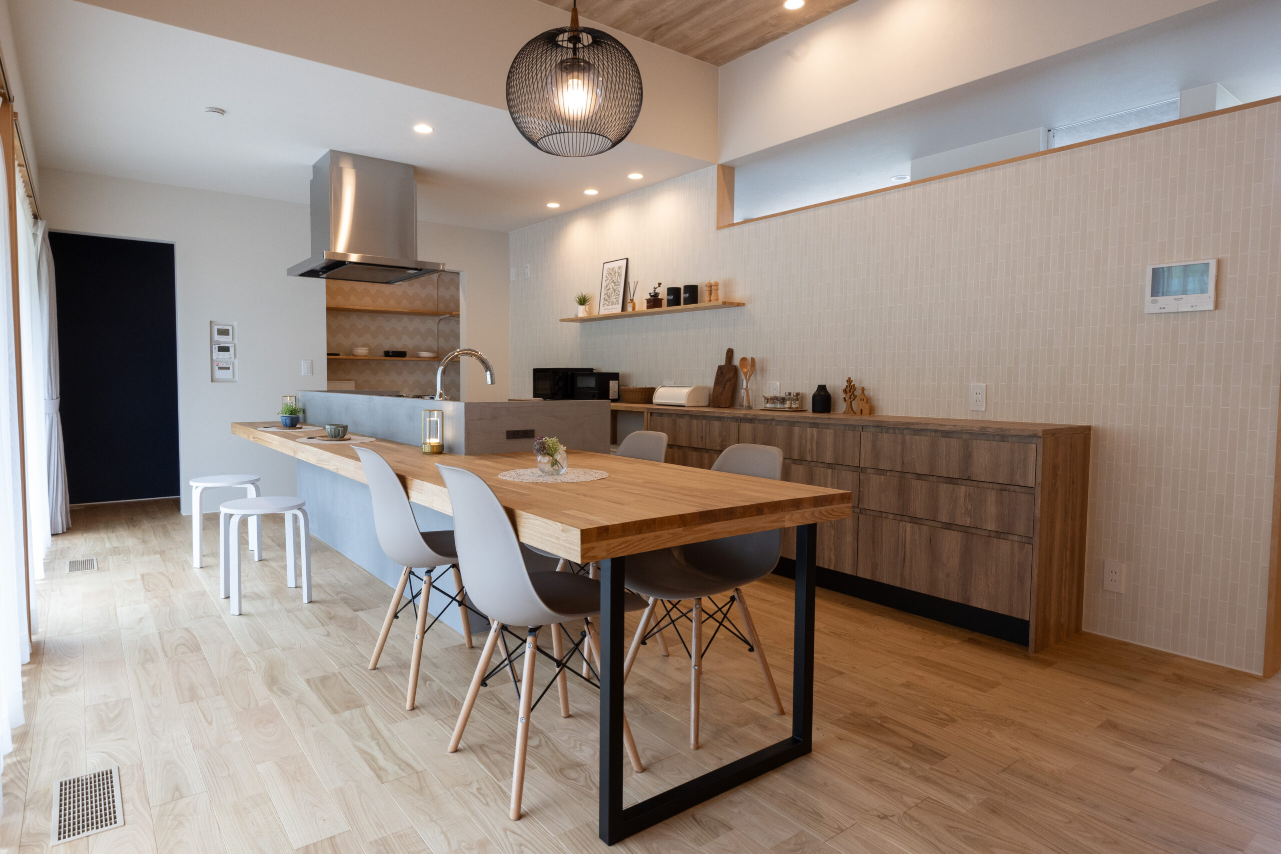 庭を楽しむL字型の家の施工写真