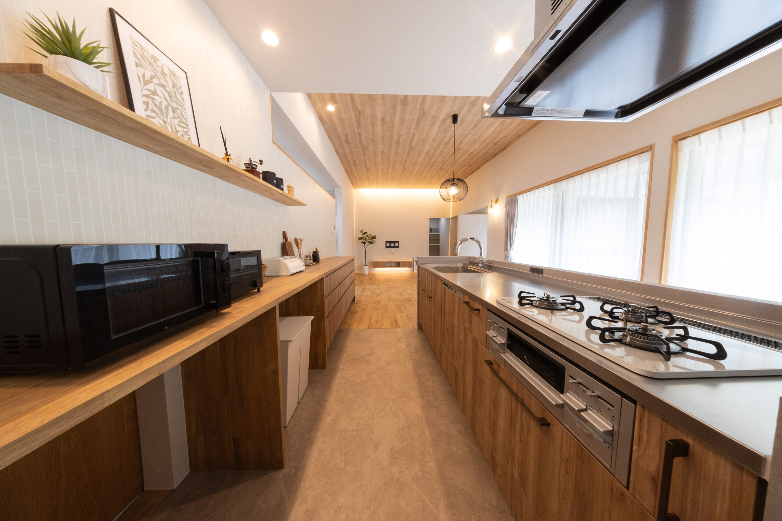 庭を楽しむL字型の家の施工写真